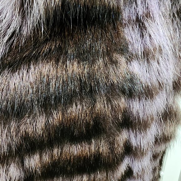 Feraud Paris Fur Vest (Beaver Fur) - Picture 2 of 7